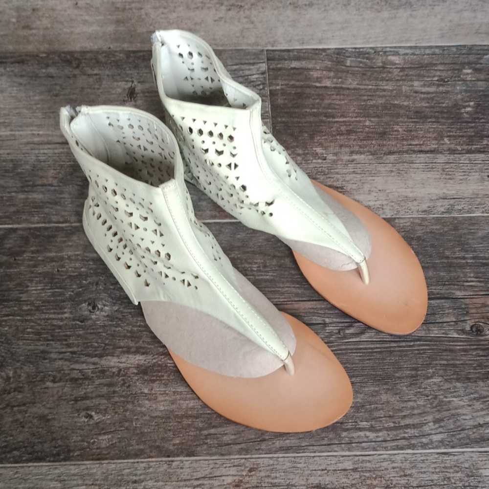 Bucco sandals
